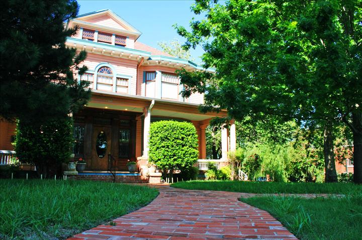 Grandison Inn